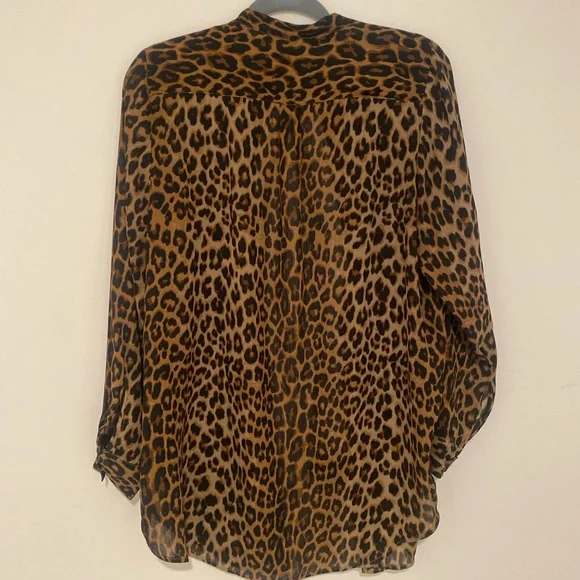 H&M cheetah print button down blouse - Picture 6 of 13